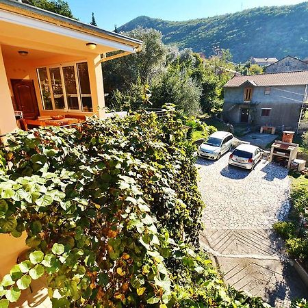 Apartment Rita Tivat Bagian luar foto