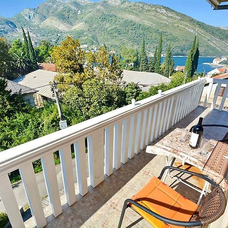 Apartment Rita Tivat Bagian luar foto