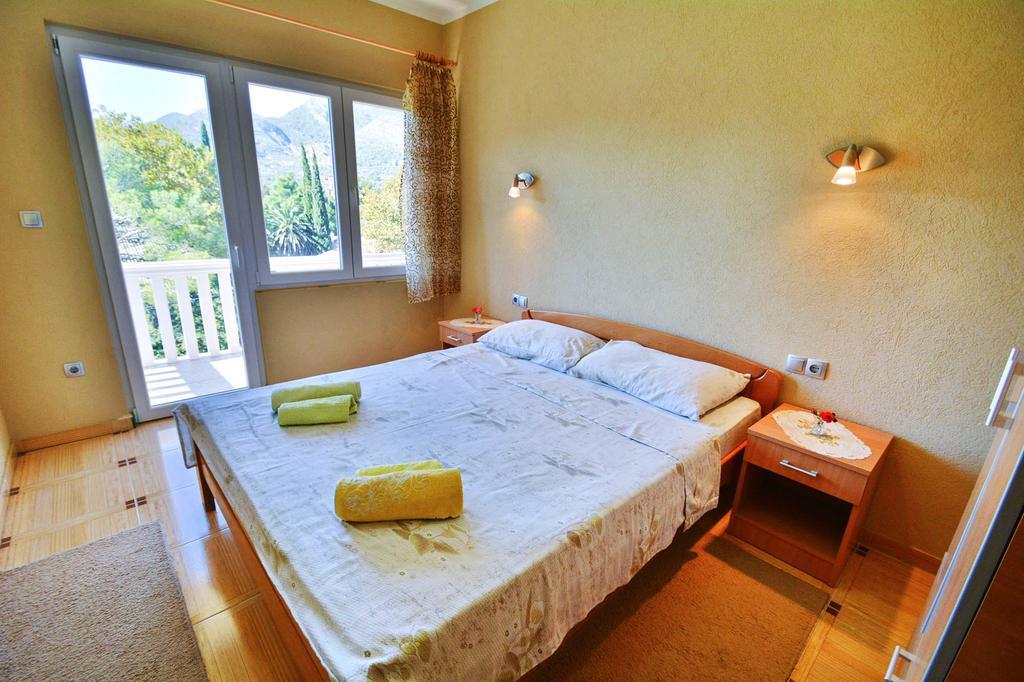 Apartment Rita Tivat Bagian luar foto