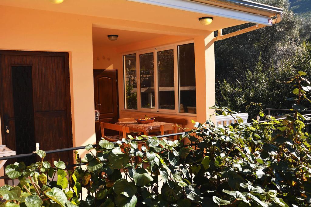 Apartment Rita Tivat Bagian luar foto