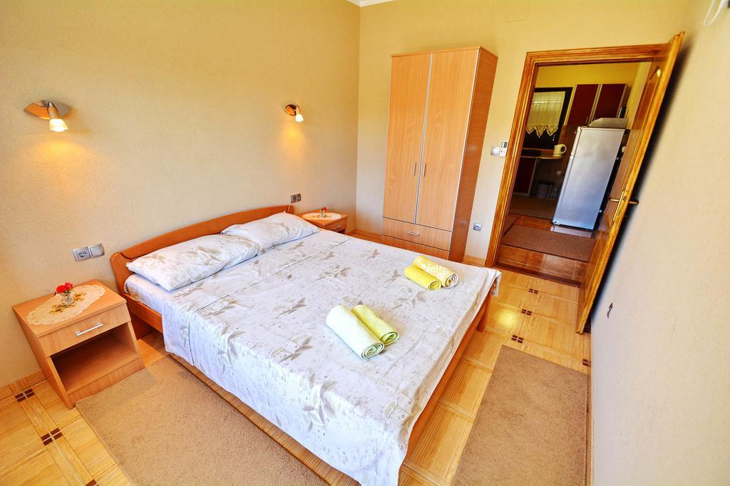 Apartment Rita Tivat Bagian luar foto