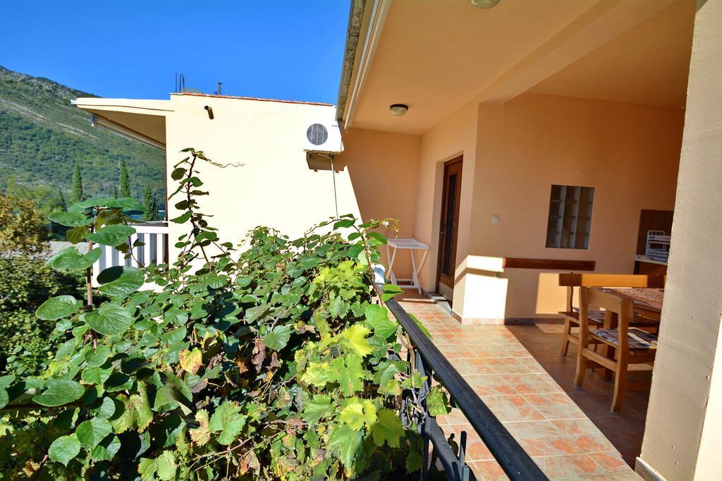 Apartment Rita Tivat Bagian luar foto