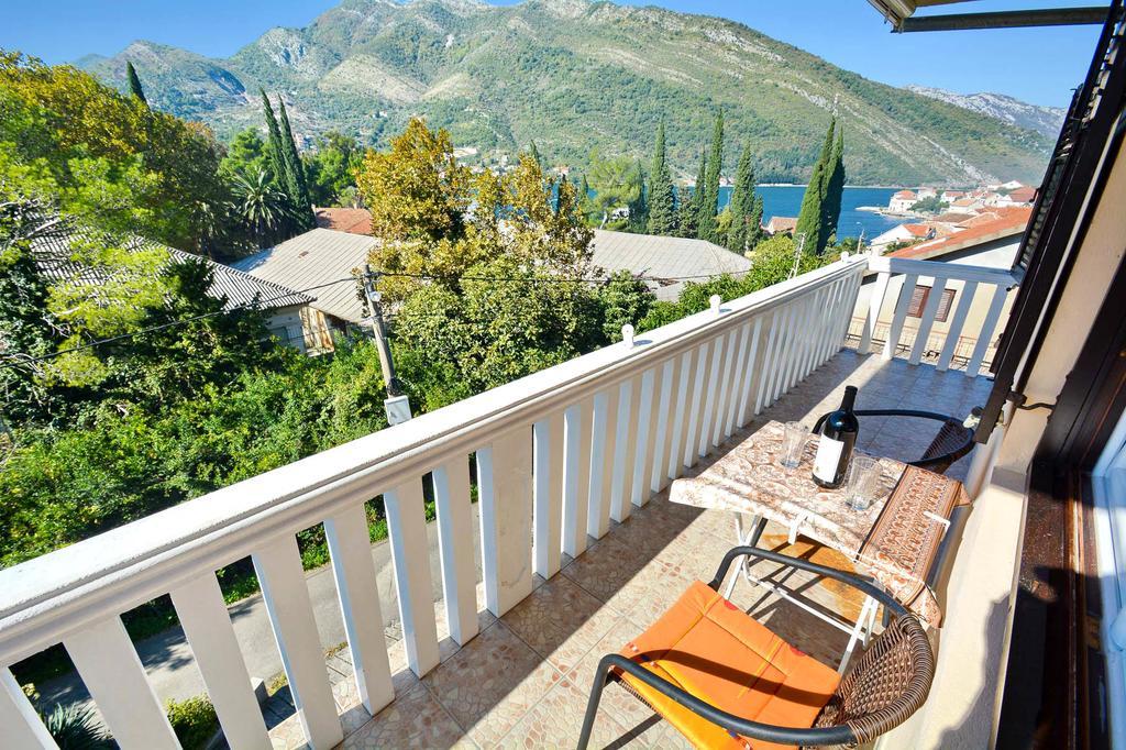 Apartment Rita Tivat Bagian luar foto