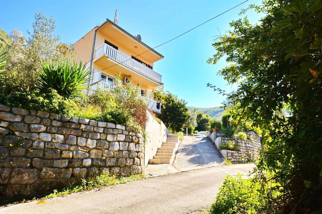 Apartment Rita Tivat Bagian luar foto